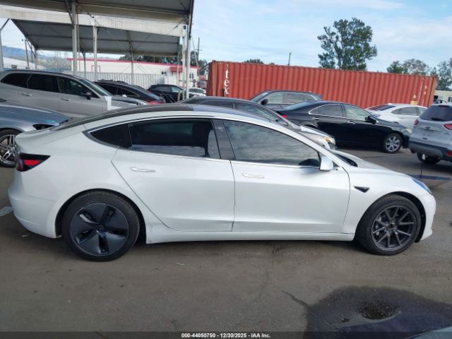 Tesla Model 3 Image 12