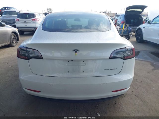 Tesla Model 3 Image 17