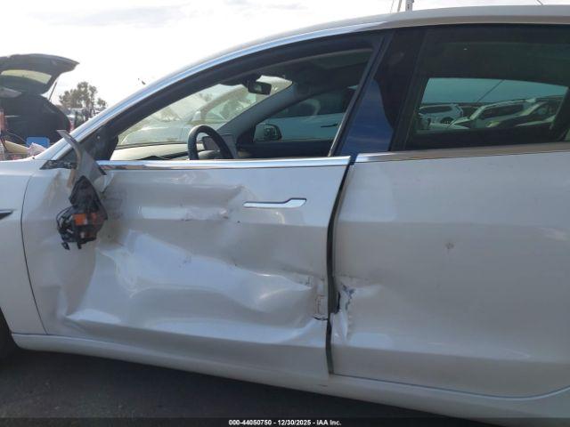 Tesla Model 3 Image 20