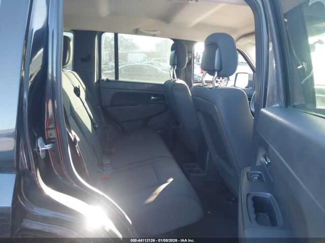 Jeep Liberty Sport Image 6