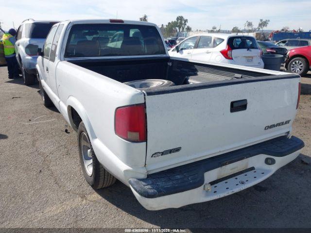 Chevrolet S-10 Ls Image 3