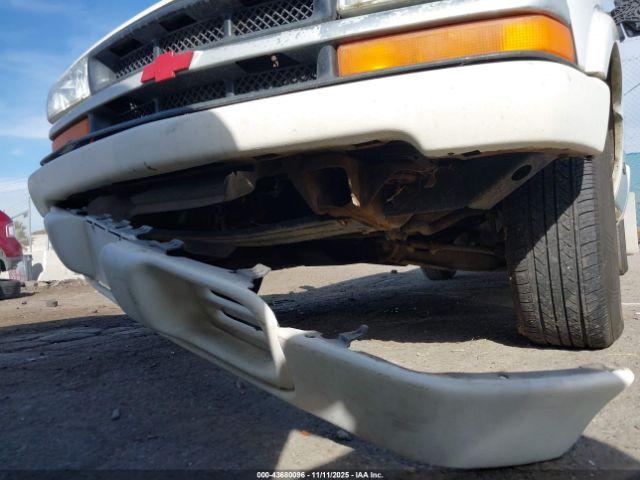 Chevrolet S-10 Ls Image 4