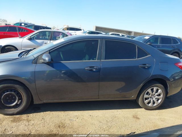 Toyota Corolla L Image 8