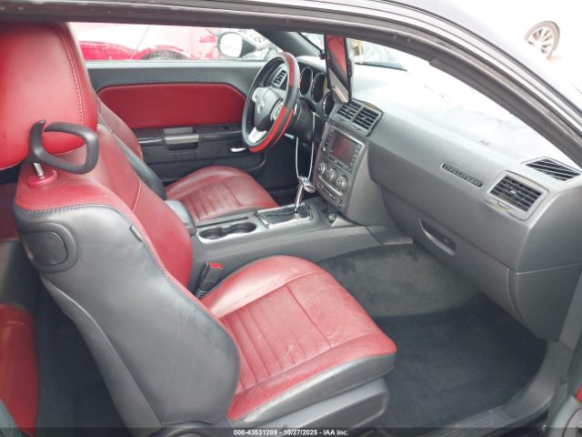 Dodge Challenger Image 6