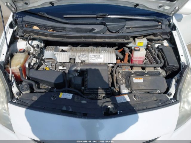 Toyota Prius Two Image 10