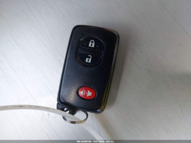 Toyota Prius Two Image 3