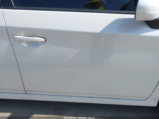 Toyota Prius Two Image 18