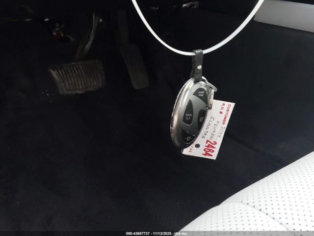 Hyundai ELANTRA Limited Image 14