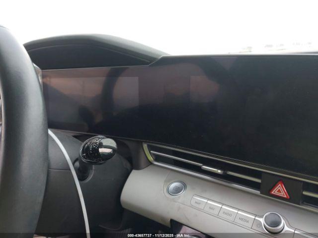 Hyundai ELANTRA Limited Image 9