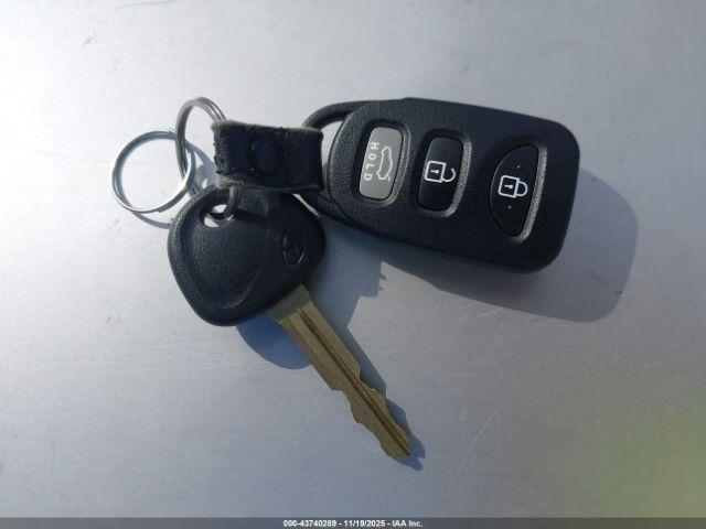 Hyundai ELANTRA Limited Image 10