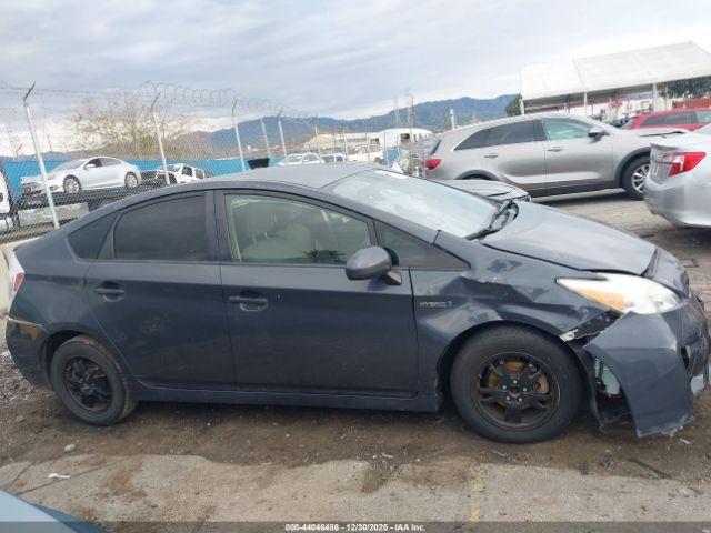 Toyota Prius Three Image 9