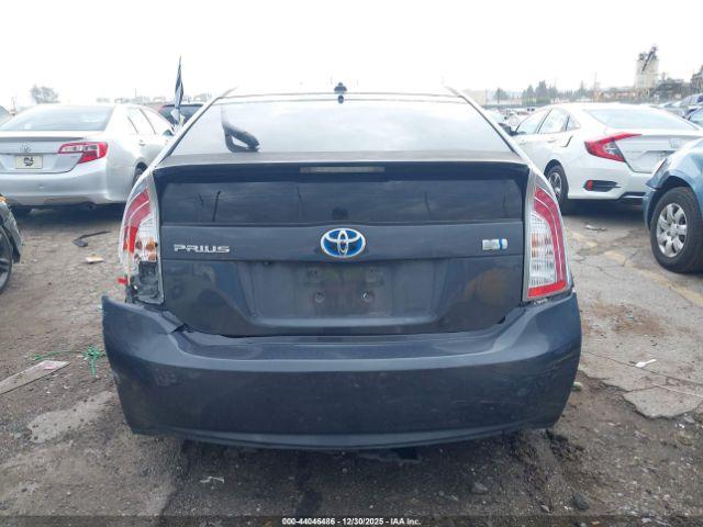 Toyota Prius Three Image 12