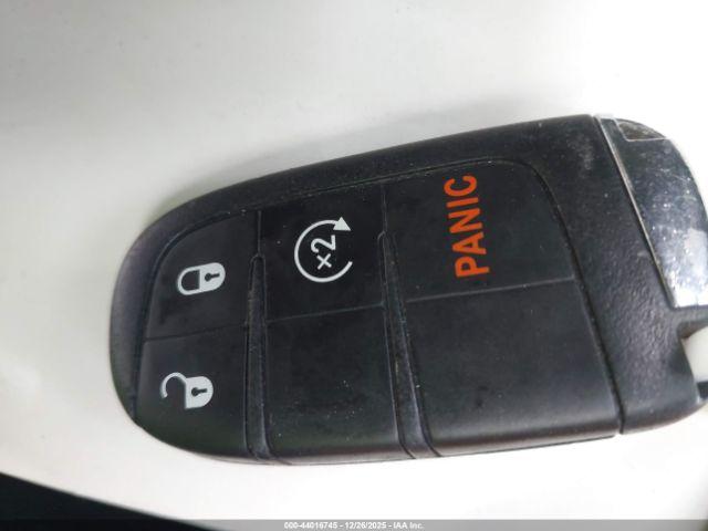 Jeep Compass Altitude Fwd Image 9