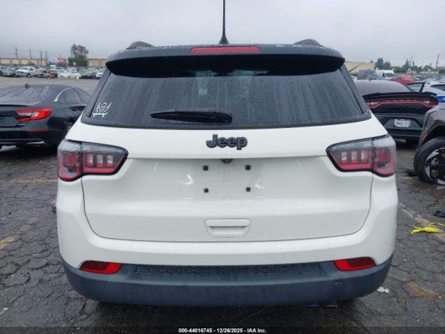 Jeep Compass Altitude Fwd Image 12