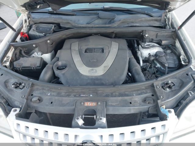 Mercedes-Benz M-Class 4matic Image 16