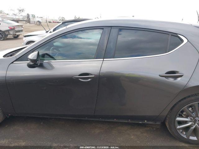 Mazda Mazda3 Select Image 9