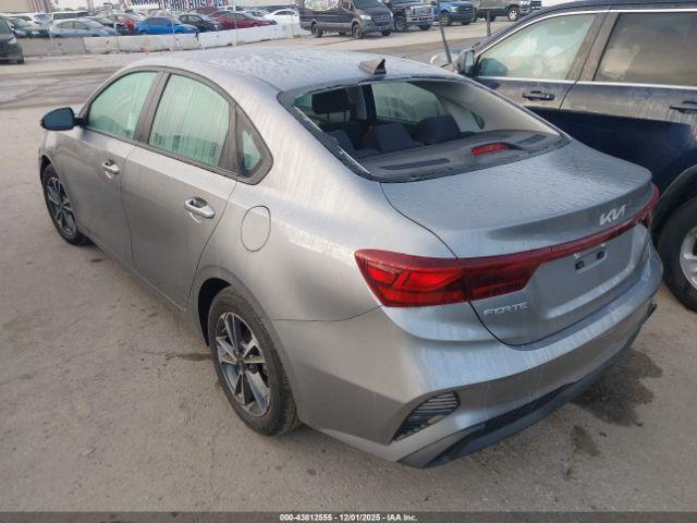 Kia Forte Lxs Image 4