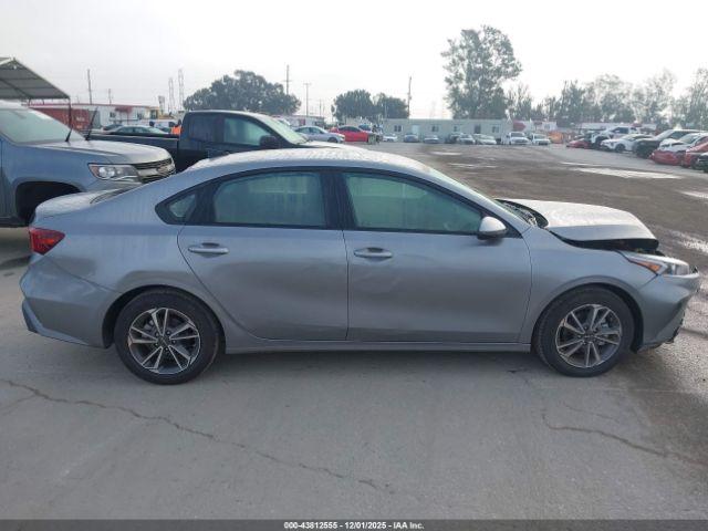 Kia Forte Lxs Image 10