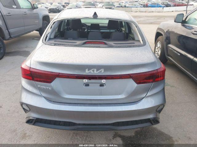 Kia Forte Lxs Image 12