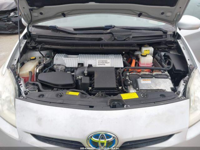 Toyota Prius Two Image 5