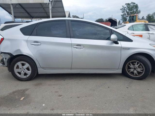 Toyota Prius Two Image 9