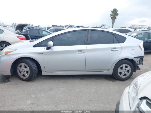 Toyota Prius Two Image 8