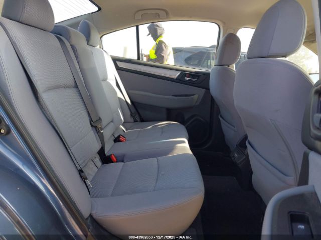 Subaru Legacy 2.5i Premium Image 8