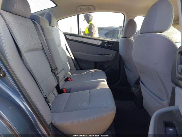 Subaru Legacy 2.5i Premium Image 8