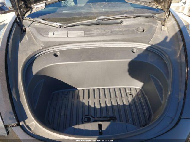 Tesla Model 3 Long Range Dual Motor All-wheel Drive Image 13