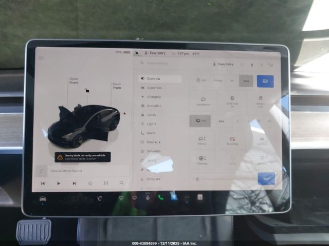 Tesla Model 3 Long Range Dual Motor All-wheel Drive Image 16