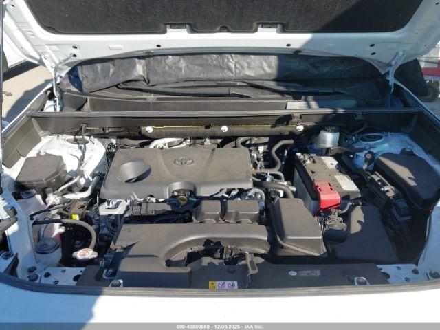 Toyota RAV4 Xle Premium Image 11