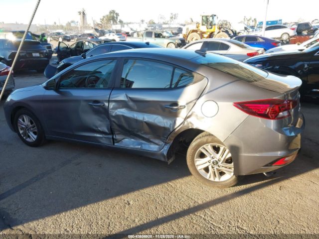 Hyundai ELANTRA Sel Image 16