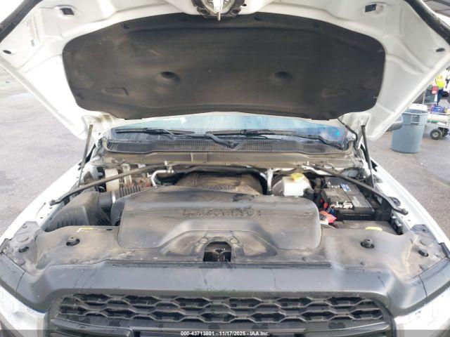 Ram 2500 Tradesman  4x2 8' Box Image 12