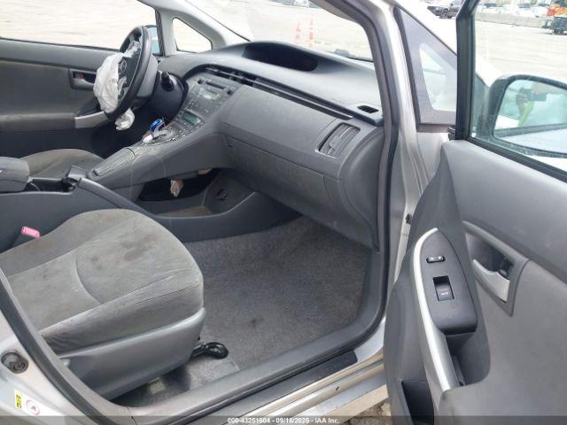 Toyota Prius Ii Image 8