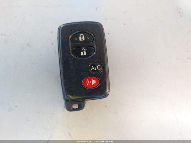 Toyota Prius Image 12