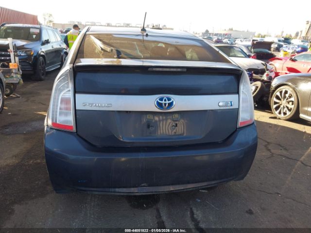 Toyota Prius Image 8