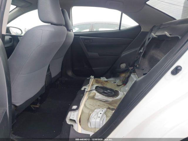 Toyota Corolla L Image 10