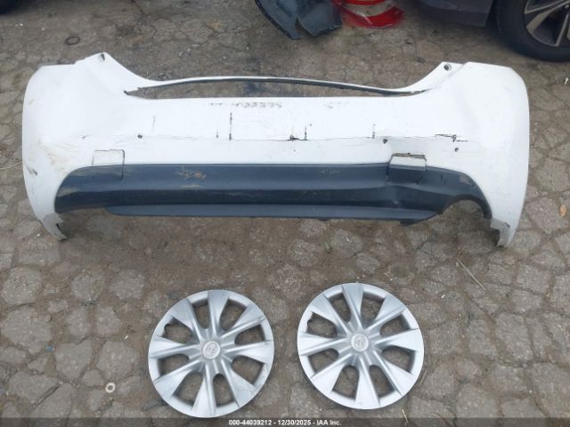 Toyota Corolla L Image 9