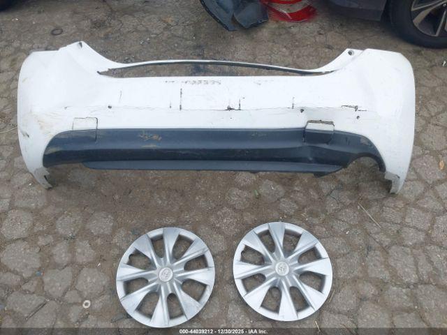 Toyota Corolla L Image 9