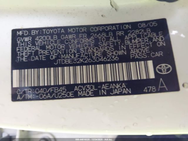 Toyota Camry Le Image 18