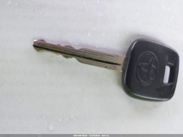 Toyota Camry Le Image 14