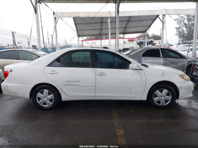 Toyota Camry Le Image 20