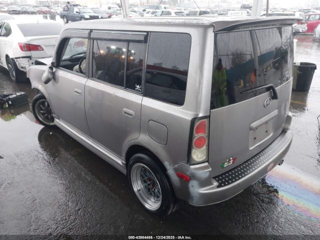 Scion xB Image 17