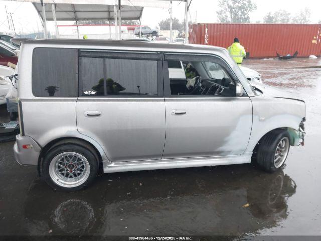 Scion xB Image 15