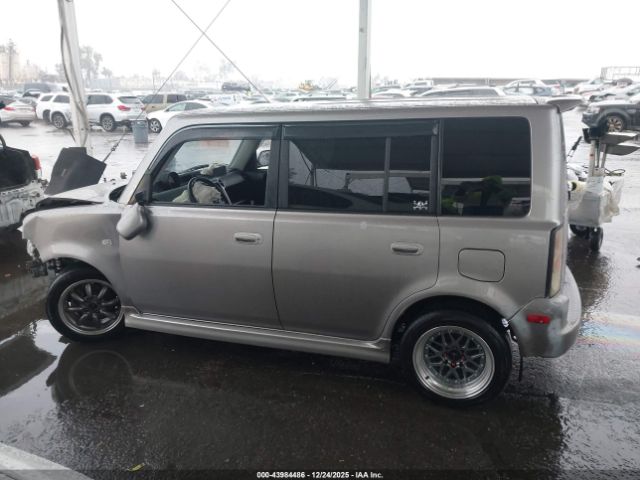 Scion xB Image 13