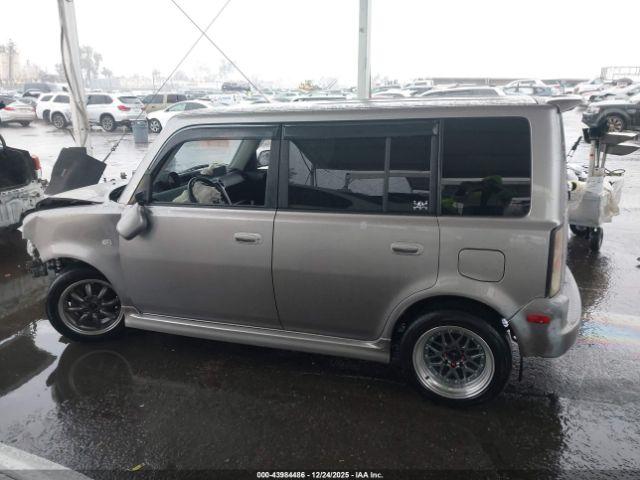 Scion xB Image 13