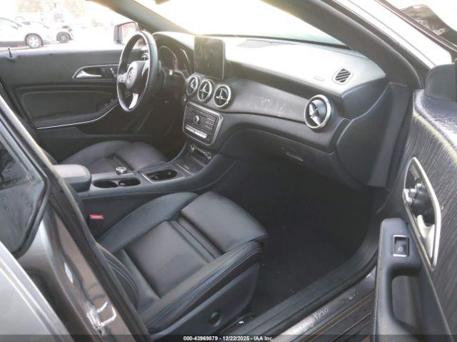 Mercedes-Benz Cla-class Image 16