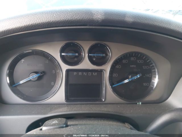 Cadillac Escalade Standard Image 2