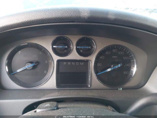 Cadillac Escalade Standard Image 2