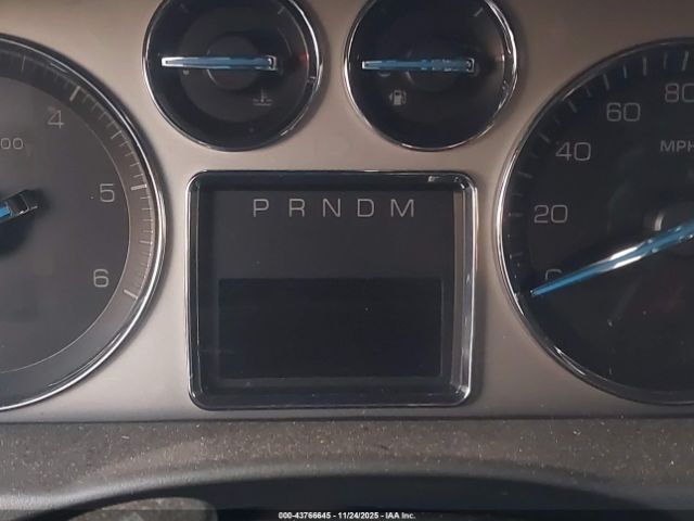 Cadillac Escalade Standard Image 3